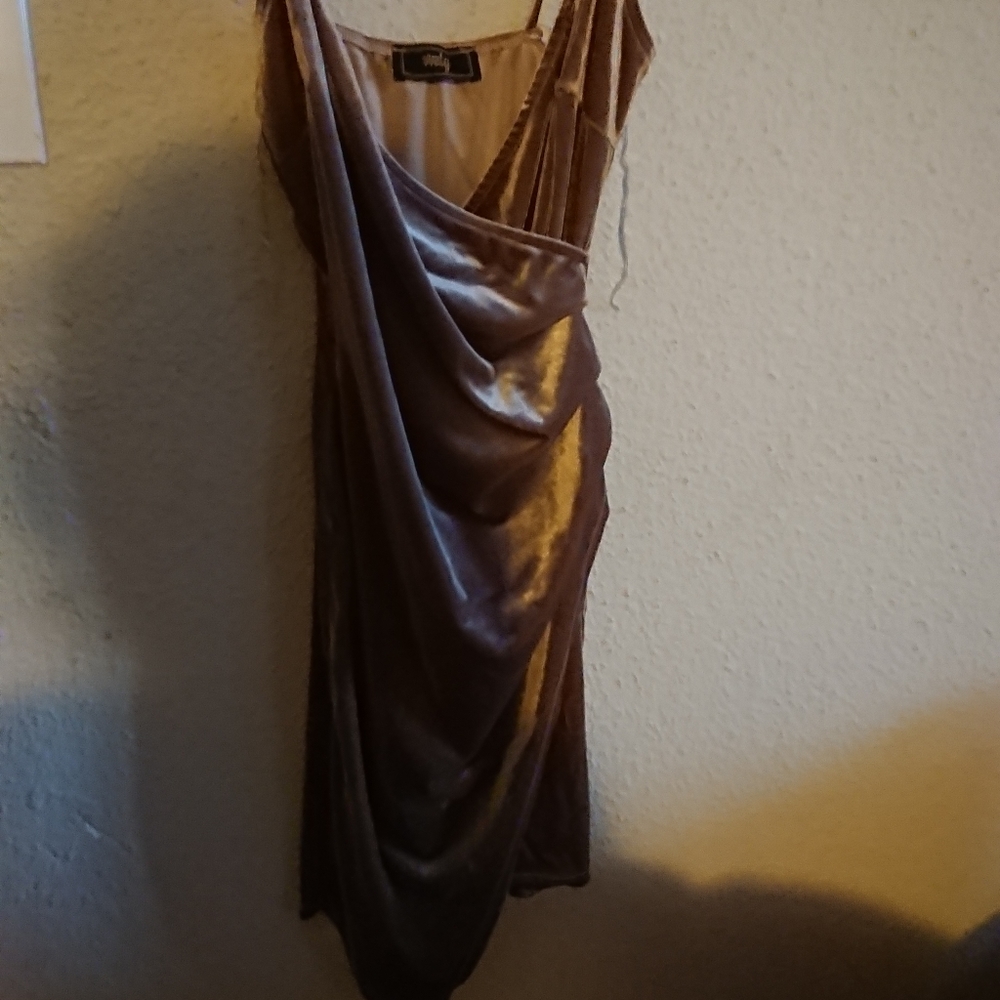 Gold Velvet Short diagonal ruffle dress